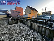 建築中