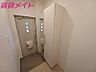 玄関：同型タイプのお部屋です