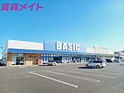 ベーシック一身田店 1078m