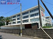 津市立西橋内中学校 1264m