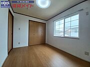 別部屋反転タイプ写真です。