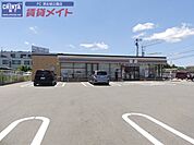 セブンイレブン津市藤方店 548m