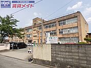 津市立一身田小学校 1249m