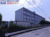 津市立一身田中学校 704m