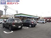 ファミリーマート津市ヨットハーバー店 215m
