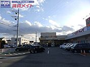ぎゅーとらラブリー津神戸店 734m