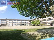 津市立安東小学校 1422m