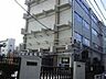 周辺：地域に密着したアットホームな小学校で、地域と一体となり子供達を見守ってくれているので、子供達はのびのびと過ごすことができています。