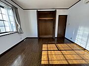 2階洋室約8.7帖　収納