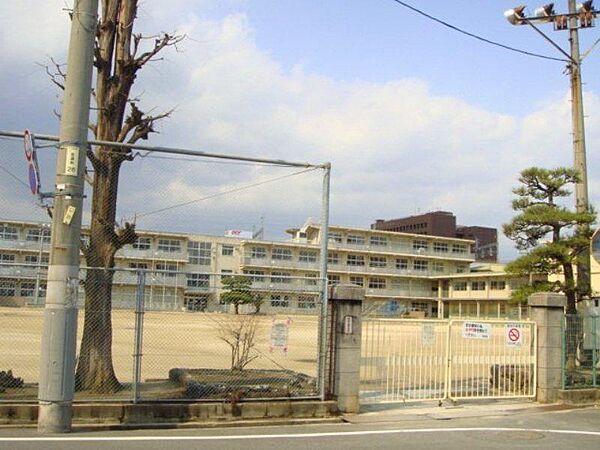 画像16:【小学校】福山市立西小学校まで70ｍ