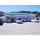 コンビニ「ファミリーマート岡谷湊湖畔店まで449ｍ」