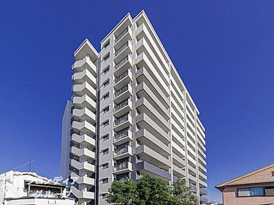 外観：13階建てマンションの12階部分で眺望良好！