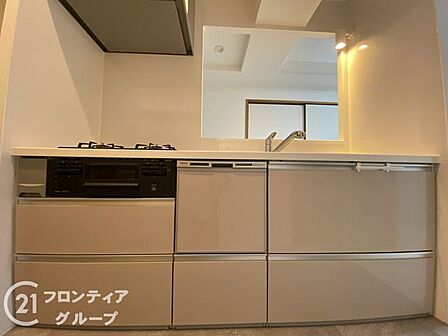 フラットな作業台と壁面は掃除がしやすく、清潔を保ちやすいです