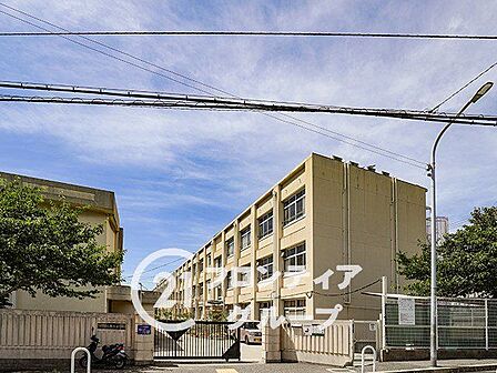 神戸市立舞子小学校 徒歩11分。 830m