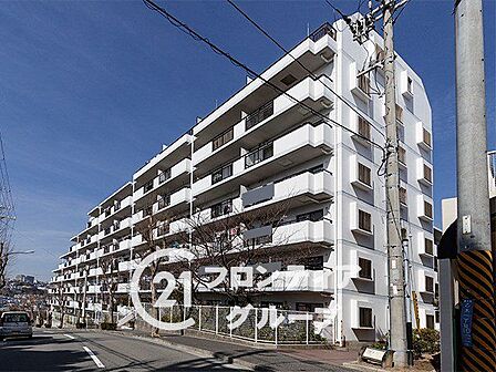 スーパー、コンビニが徒歩圏内のマンションは、日常の買い物が便利で、生活の利便性が高い魅力的な住環境です！