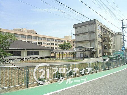 明石市立朝霧中学校 徒歩18分。 1550m