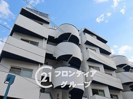 住まい選びは、価格や立地だけでなく、将来の暮らし方まで含めて考えることが大切です。今の段階で気になっていることを、まずスタッフに話してみてください