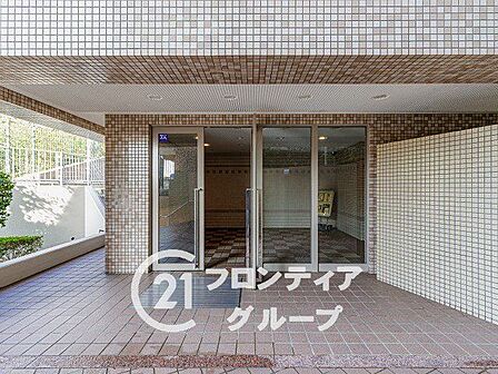 住まい探しで後悔しないためのポイントをスタッフがお伝えします。検討中の方もそうでない方も、まずは一度お話を聞かせてください