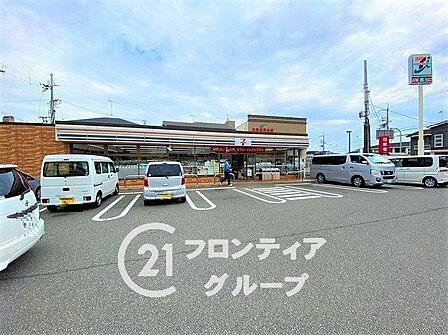 セブンイレブン明石江井ヶ島駅前店 徒歩4分。 300m