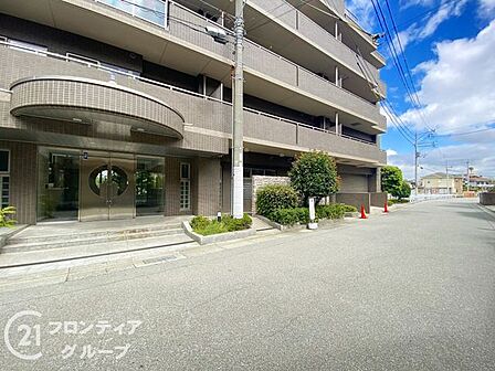 エリアの特性や周辺環境についての情報提供も行っています。物件だけでなく、地域の暮らしやすさも含めてご確認いただけます