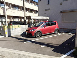 8 / 22