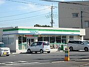 ファミリーマート大宮御蔵店 680m
