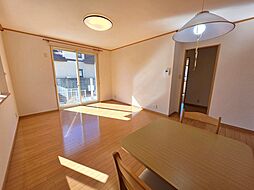 土浦駅徒歩15分　80坪の敷地　築浅37坪の大型オール電化住宅 5SLDKのリビング/ダイニング