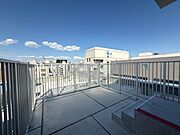 ●屋上テラス（喫煙スペース）