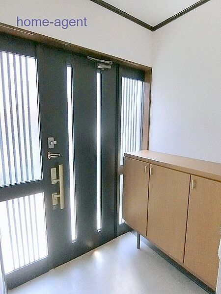 玄関を拡大表示