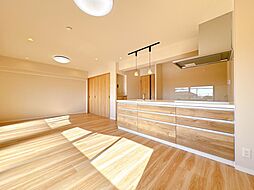 シャトレ愛松一宮II〜リフォーム済×角部屋〜 3LDKのリビング/ダイニング