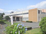 今津東小学校まで1300メートル