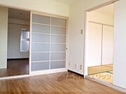 壁の白とのコントラストがいいですね☆