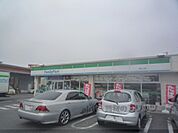 ファミリーマート　栗東小柿店まで600メートル