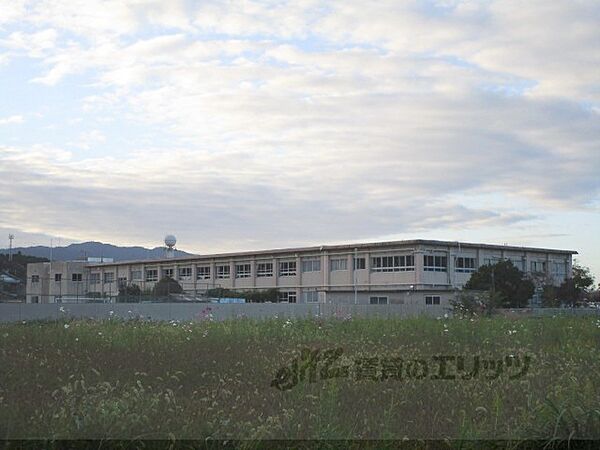 画像17:甲南中部小学校まで2100メートル