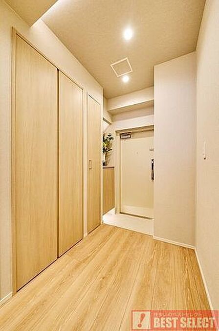 *収納が多く生活用品をすっきり整理可能。空間を広く使えるためインテリアの自由度も高まります*