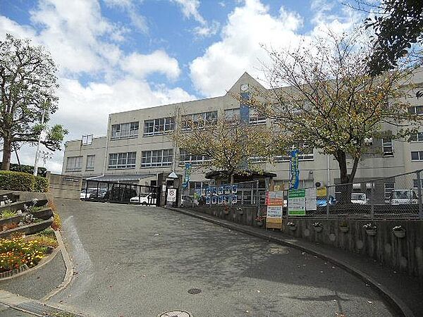 画像13:高須中学校(960m)