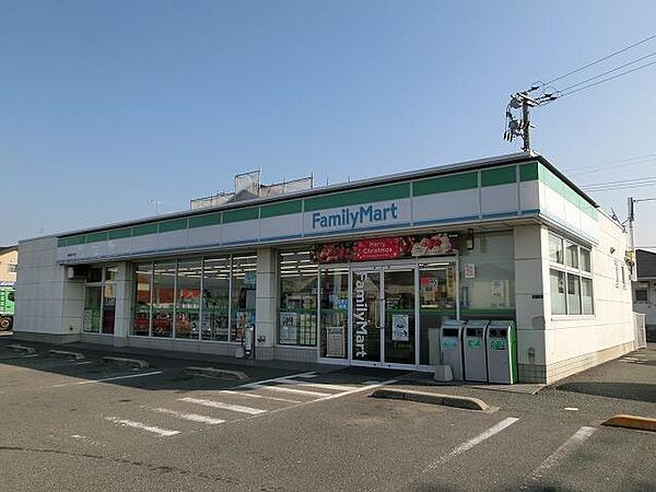画像15:ファミリーマート遠賀松の本店 (1、347m)