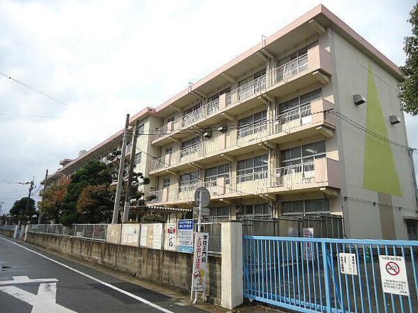 画像15:本城小学校(500m)