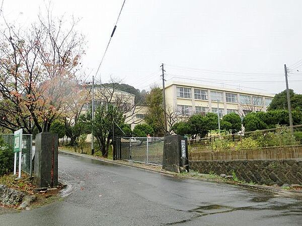 画像6:水巻町立えぶり小学校(1、000m)