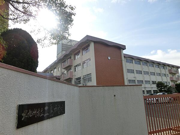 画像16:二島中学校(1、280m)