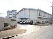 浅川中学校(526m)