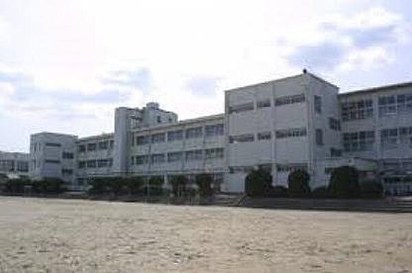 画像16:賀町立遠賀中学校(1、000m)