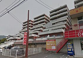 福岡県北九州市若松区宮丸2丁目（賃貸マンション1LDK・1階・70.45㎡） その1