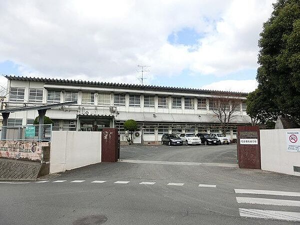画像16:上津役中学校(810m)