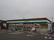 ファミリーマート／直方菜の花大橋東店 (400m)
