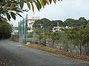 中間市立中間北中学校(1、010m)