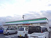 ファミリーマート／中間垣生店 (850m)
