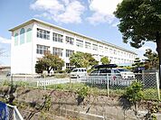 水巻町立伊左座小学校(780m)