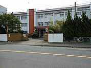 水巻南中学校(850m)