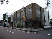 銀行「名古屋銀行江南支店まで140m」